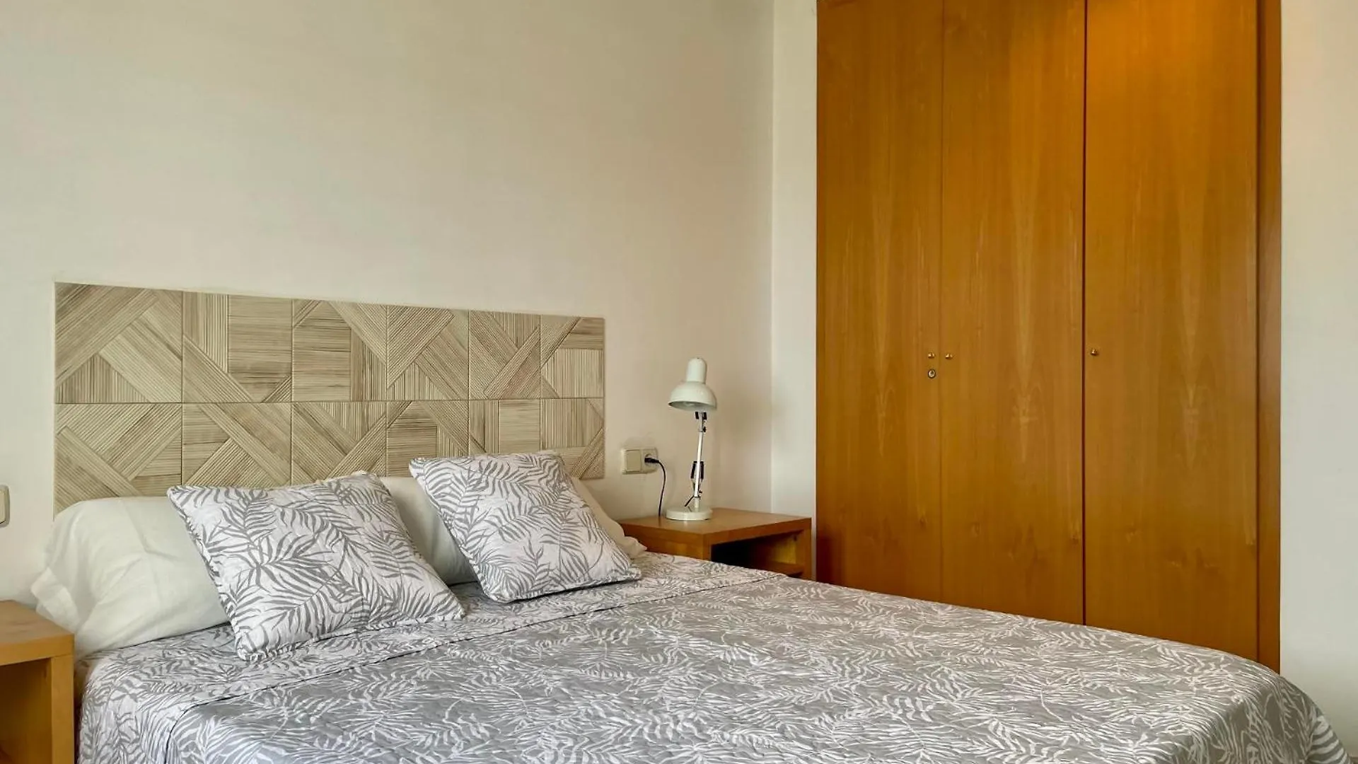 Apartamentos Port Marina パラモス